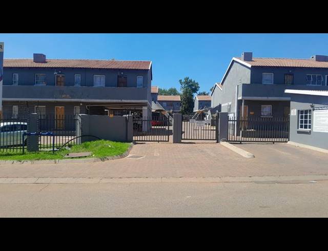 1 BEDROOM APARTMENT FOR SALE IN POLLAK PARK